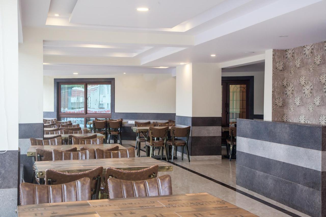 乌提 Oyo 16773 Hillcrest Metro酒店 外观 照片